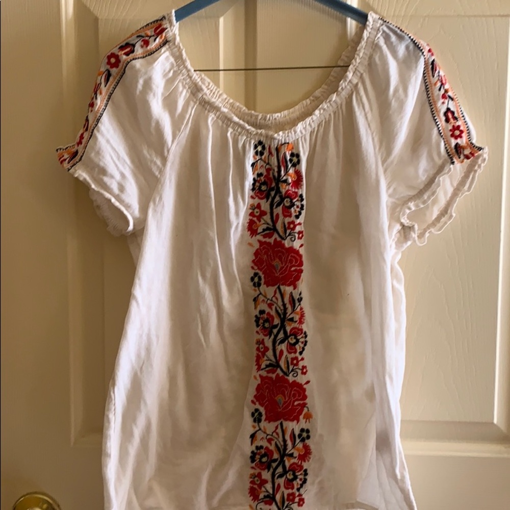 Lucky Brand Cotton Short Sleeve top. Embroidered.